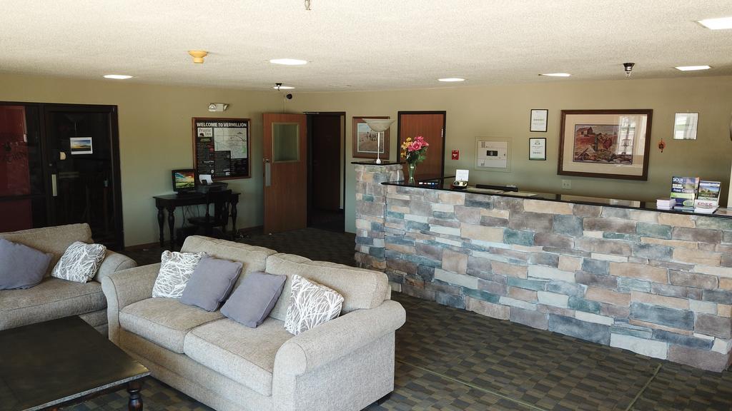 Prairie Inn Vermillion Bagian luar foto