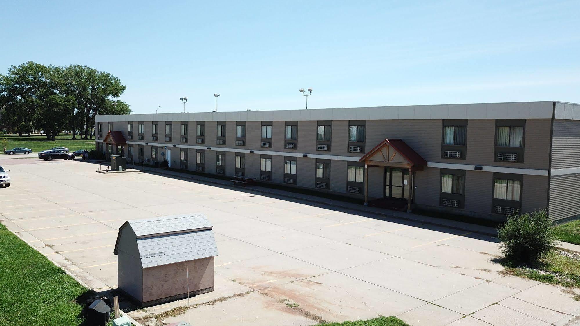 Prairie Inn Vermillion Bagian luar foto