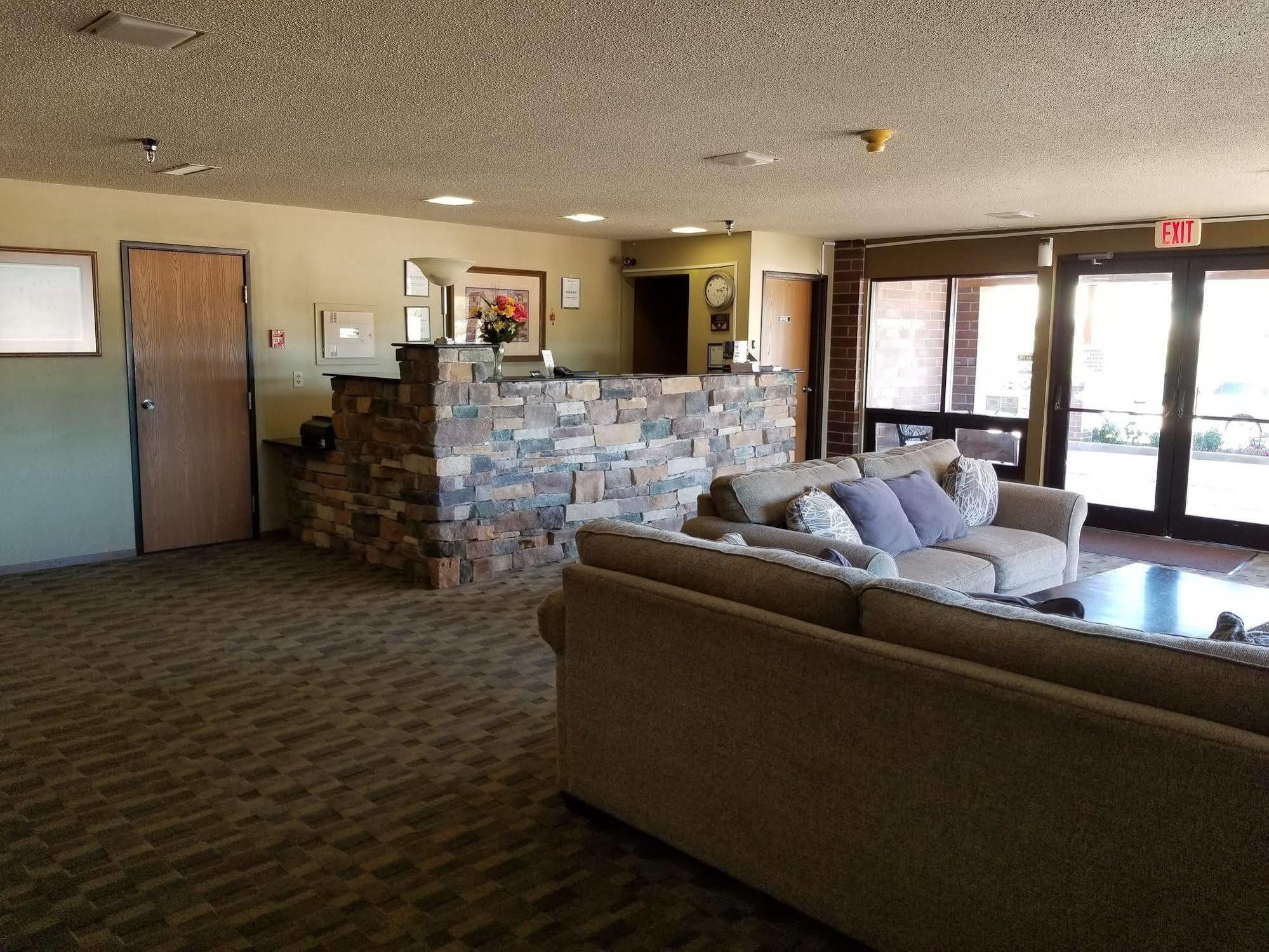 Prairie Inn Vermillion Bagian luar foto
