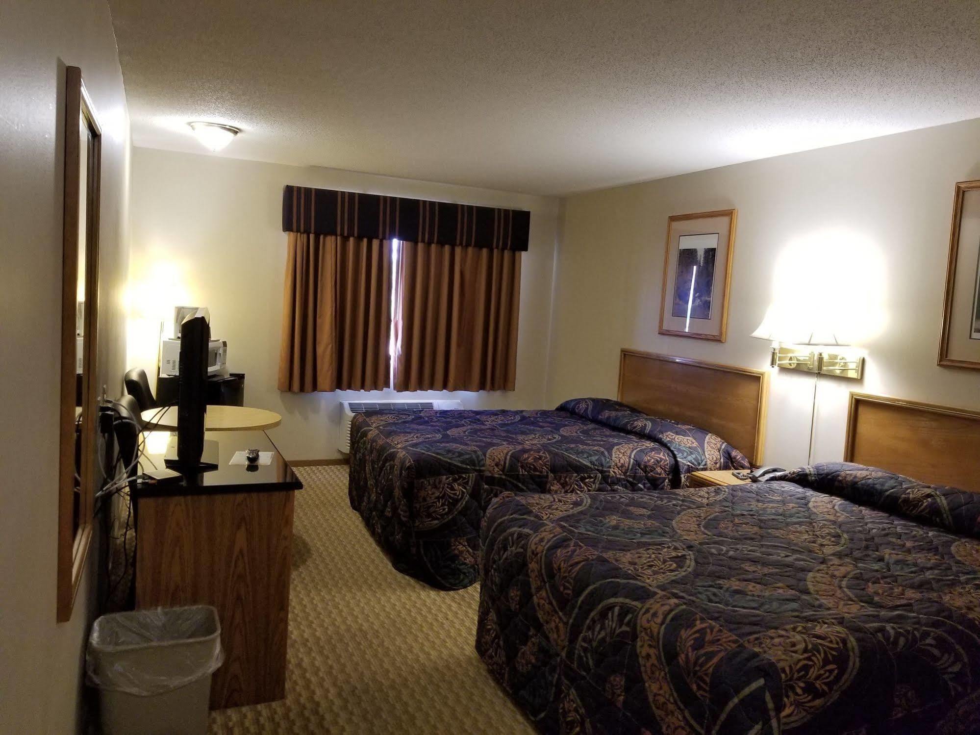 Prairie Inn Vermillion Bagian luar foto