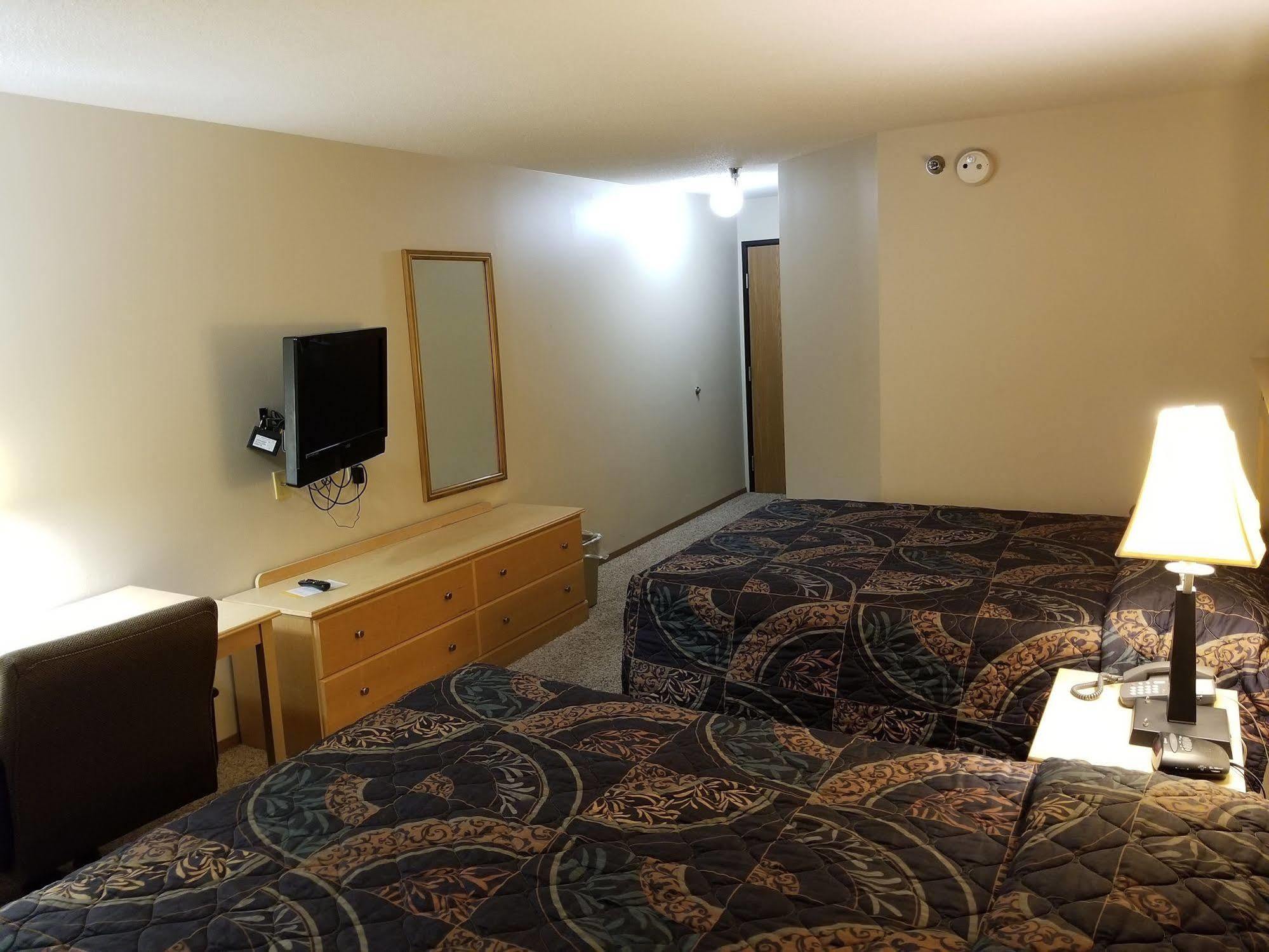 Prairie Inn Vermillion Bagian luar foto