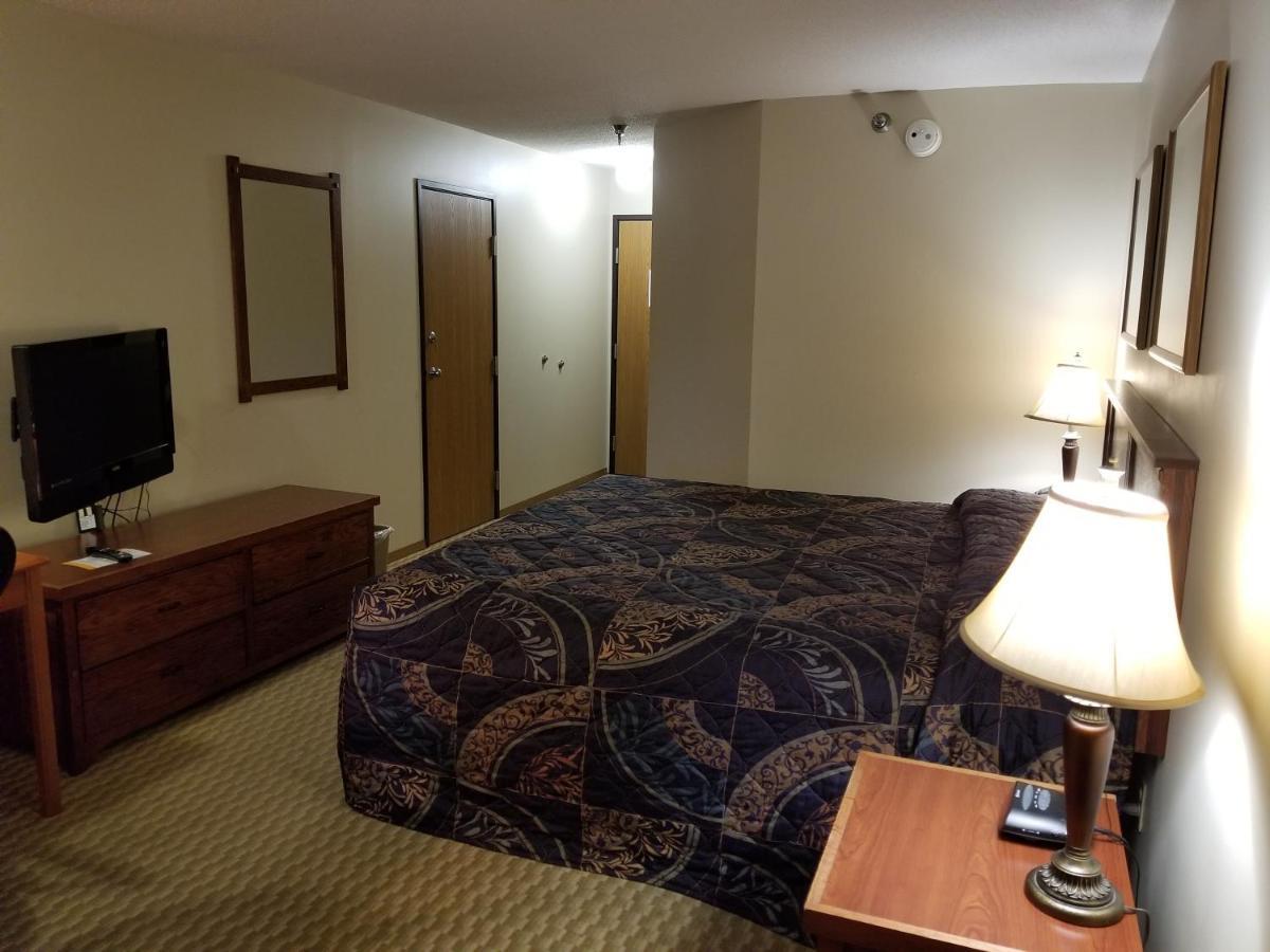 Prairie Inn Vermillion Bagian luar foto